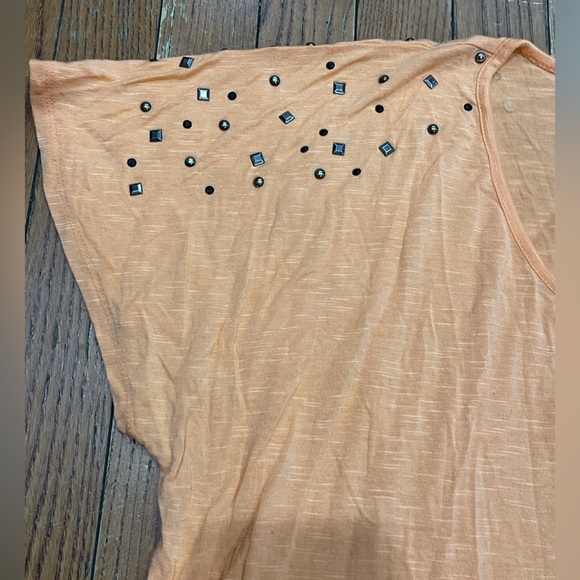 Mossimo Dennim
Chic Orange Studded Women's Tee - Picture 6 of 10